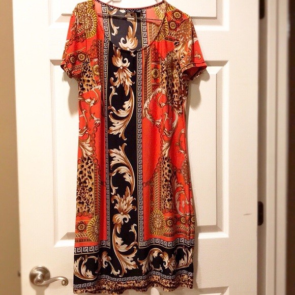 Mlle Gabrielle Dresses & Skirts - 🛍👗Mlle Gabrielle Paisley Print Dress